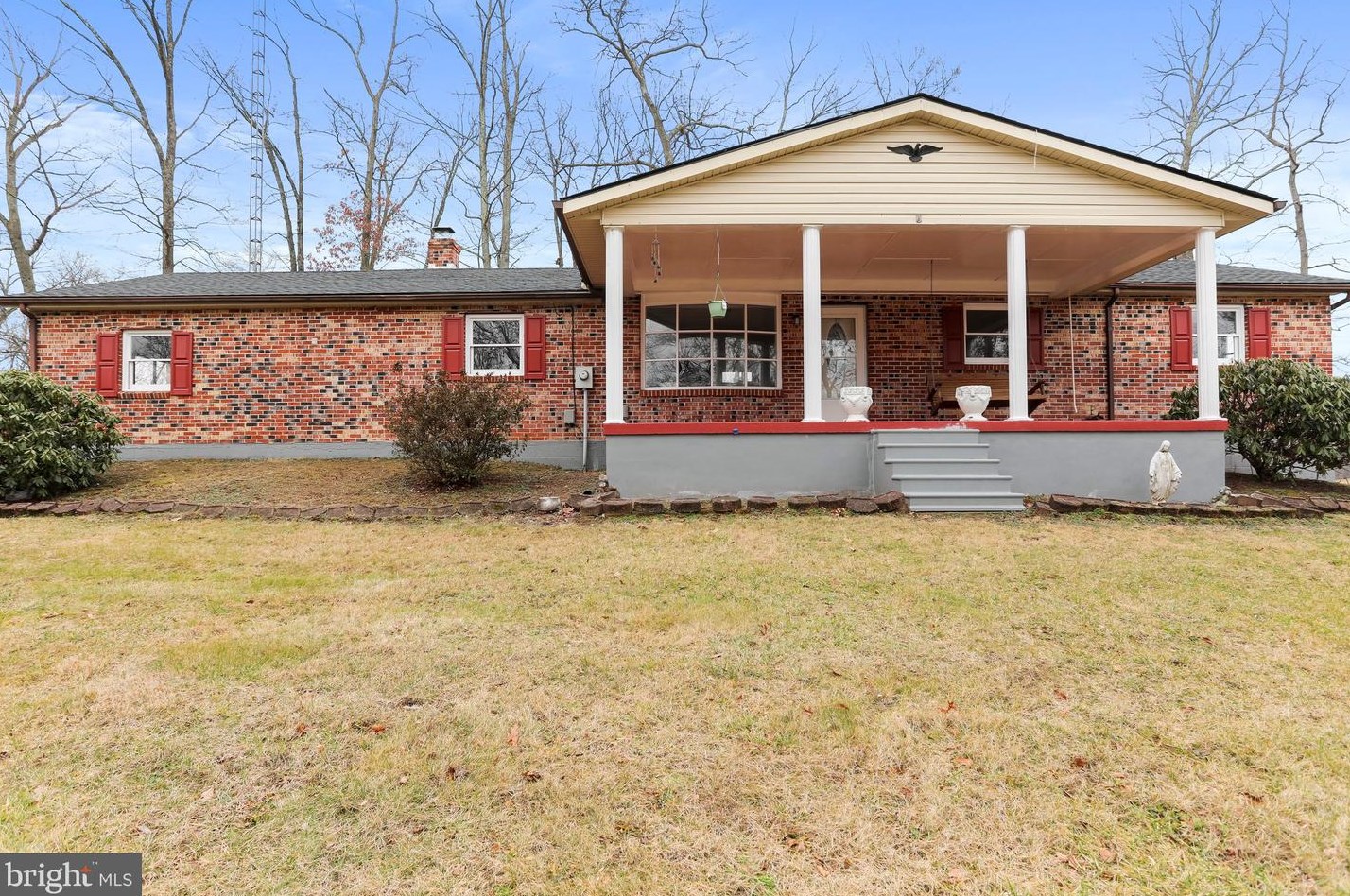 100 Yankee Ct, Hedgesville, WV 25427