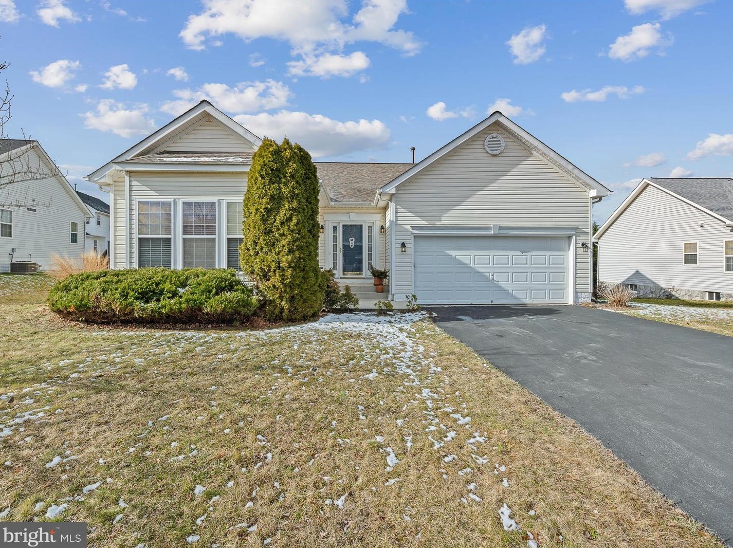 705 Hogan Dr, Martinsburg, WV 25405
