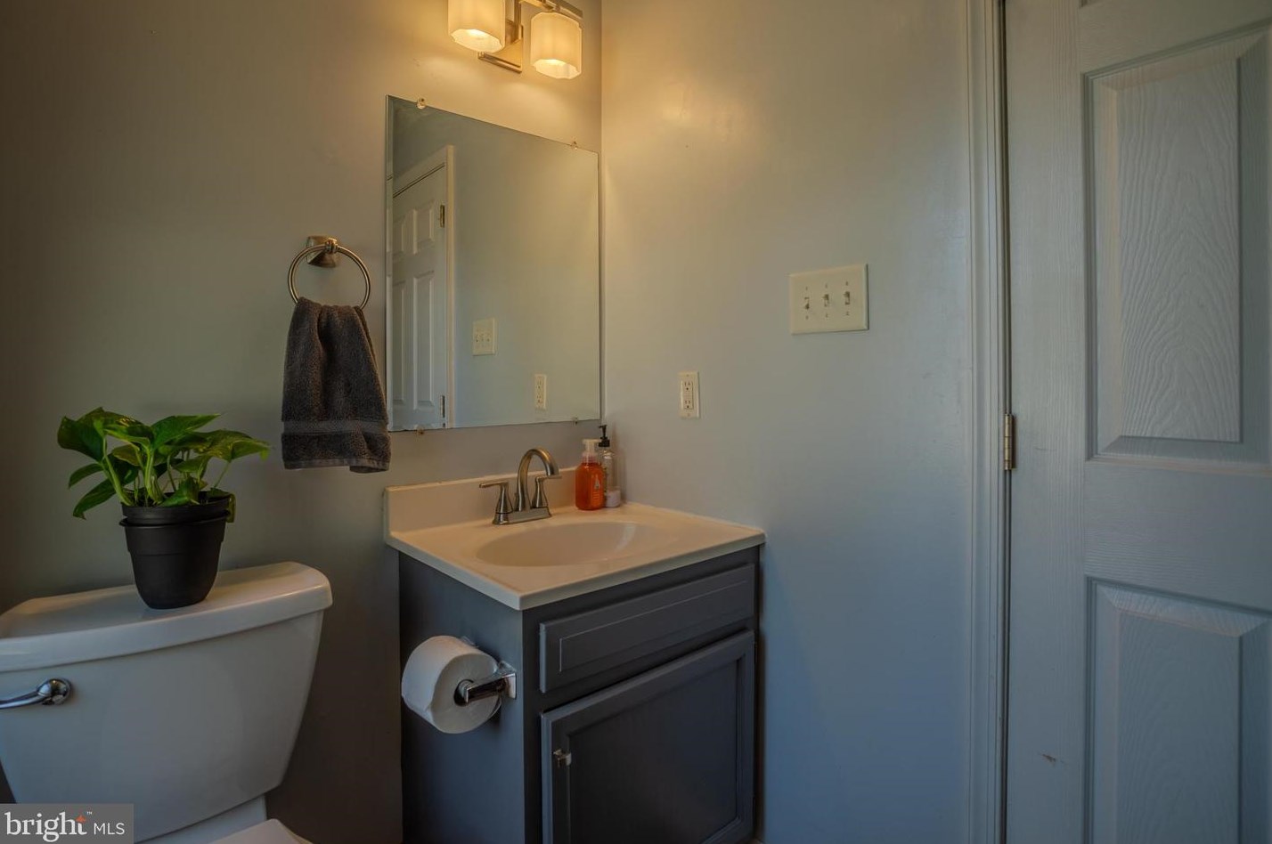 73 Stockade Ct, Hedgesville WV  25427-4983 exterior