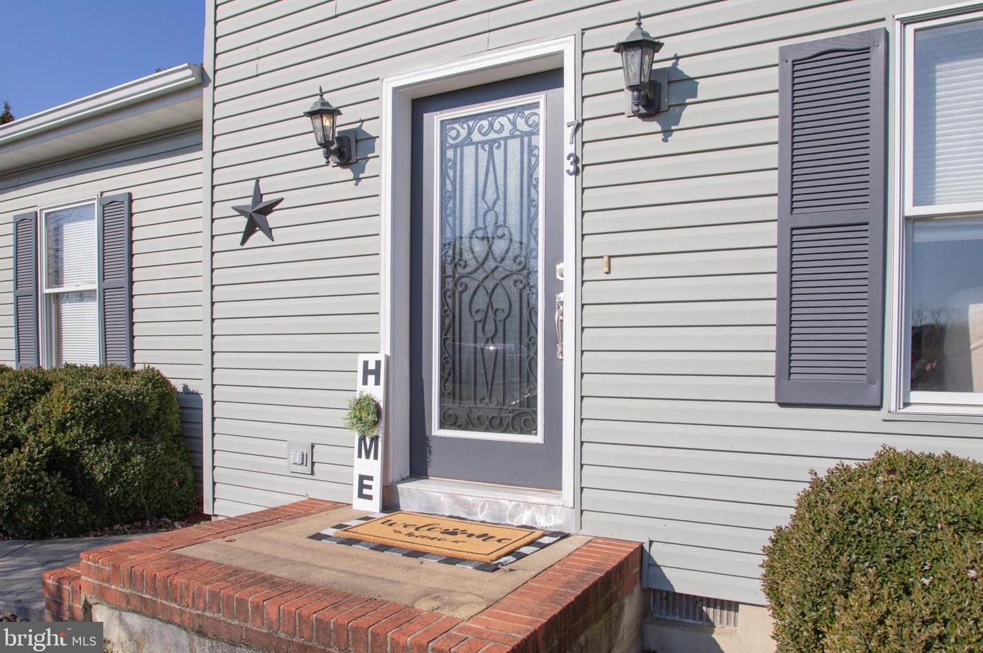 73 Stockade Ct, Hedgesville WV  25427-4983 exterior