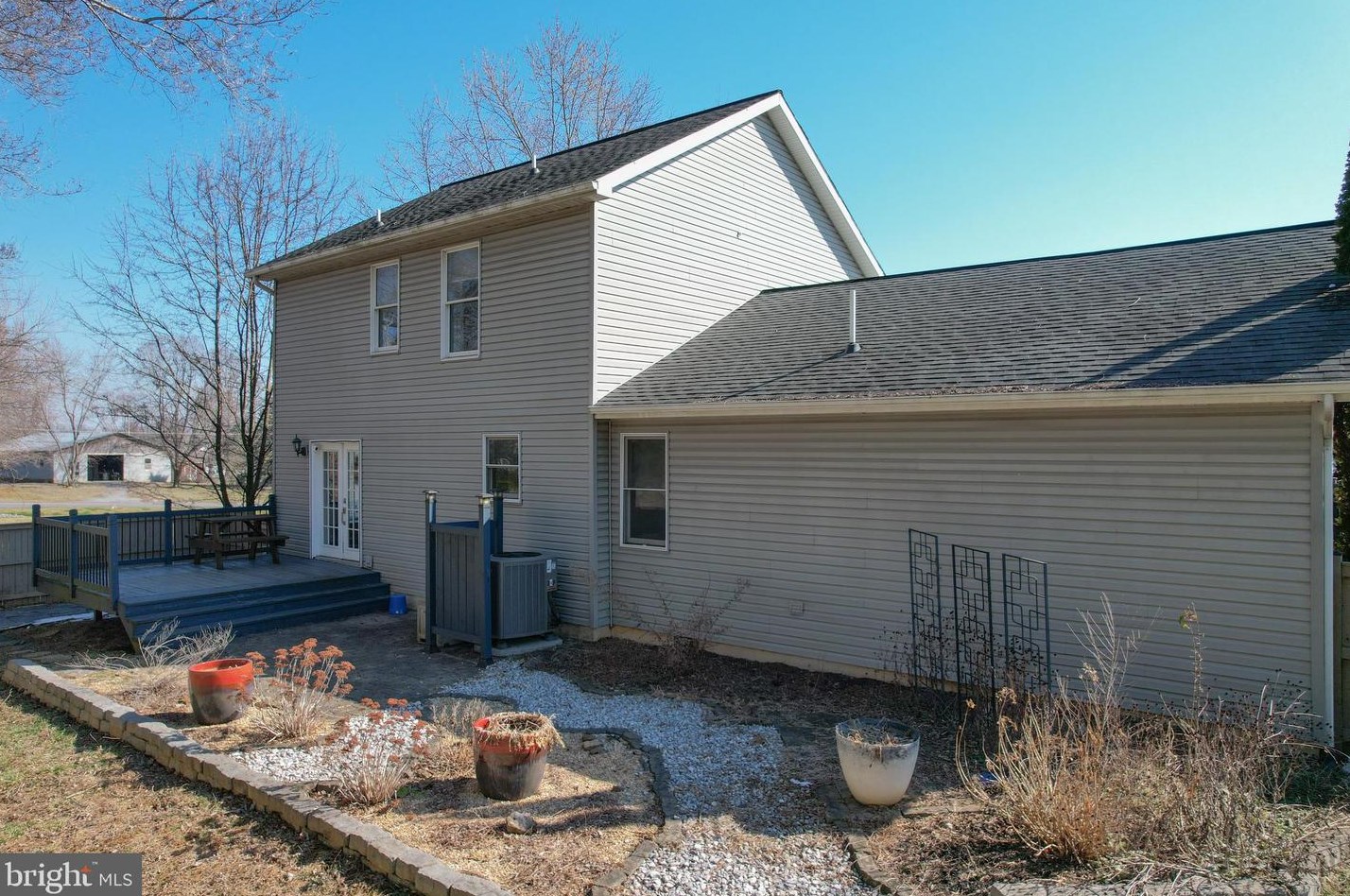 73 Stockade Ct, Hedgesville WV  25427-4983 exterior