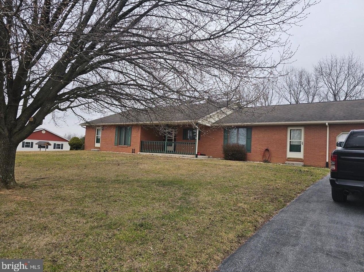 86 Appaloosa Dr, Falling Waters WV  25419-3817 exterior