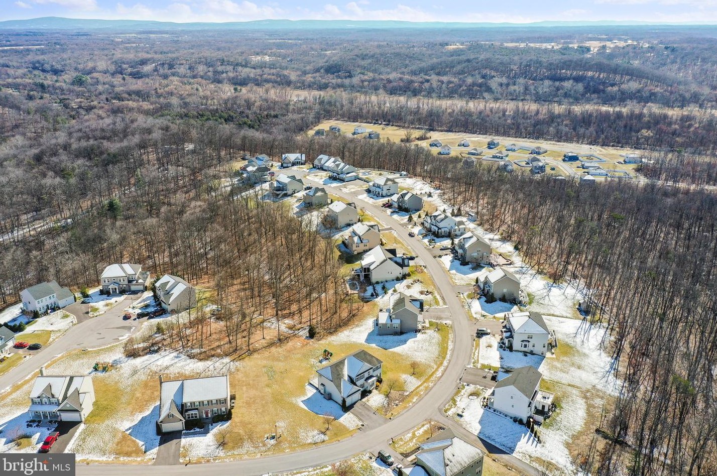 83 Tributary Trl, Falling Waters WV  25419-1149 exterior