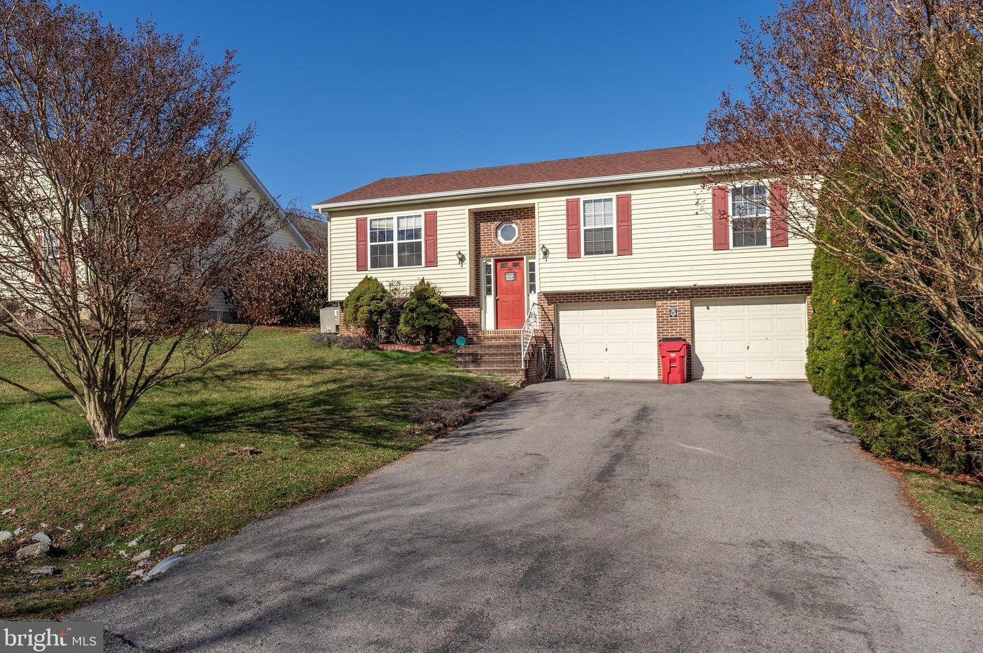 32 Phlox Ln, Martinsburg, WV 25404-3482