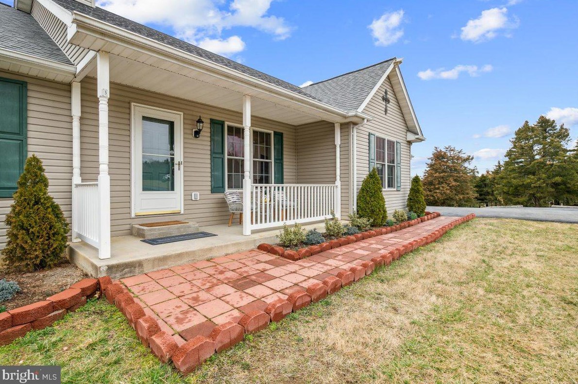 153 Cornelius Grv, Martinsburg, WV 25404-7352
