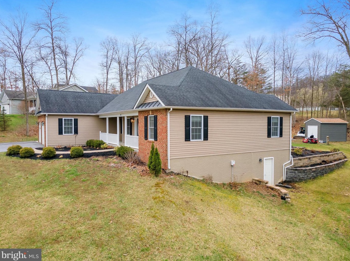 194 Executive Way, Hedgesville WV  25427-5770 exterior