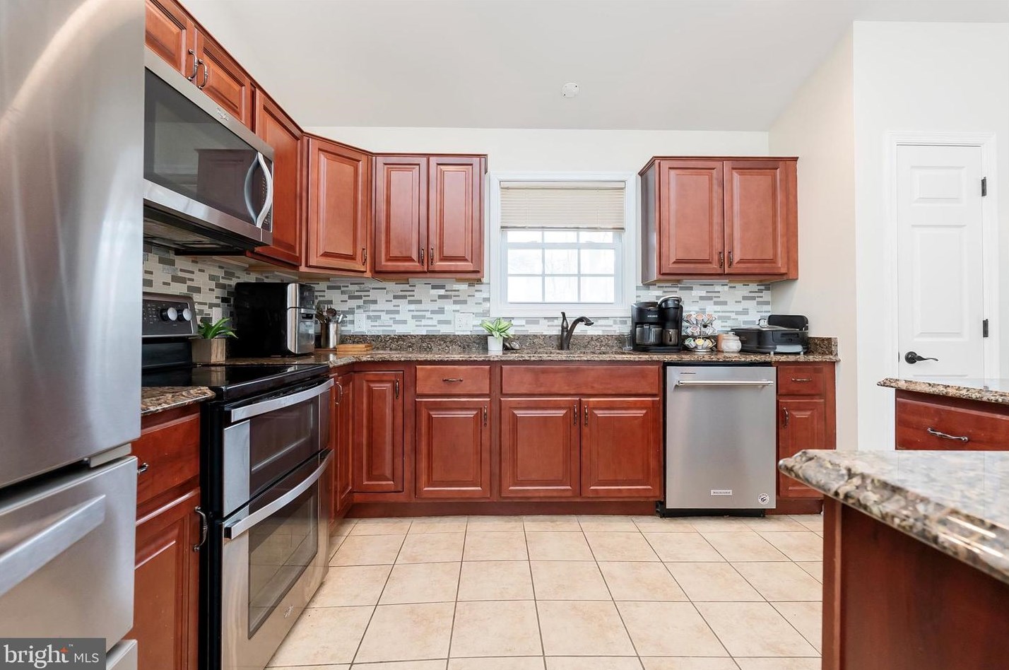 194 Executive Way, Hedgesville WV  25427-5770 exterior