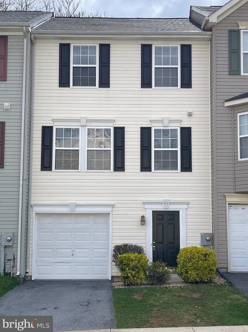 67 Quince Tree Dr, Martinsburg, WV 25401