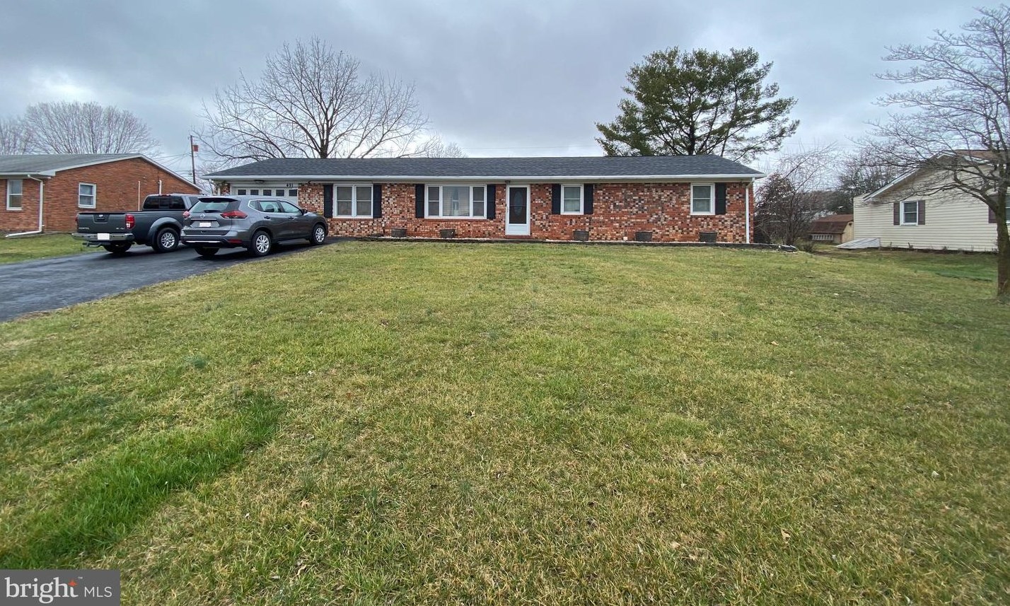 491 Princeton St, Martinsburg, WV 25404-8909