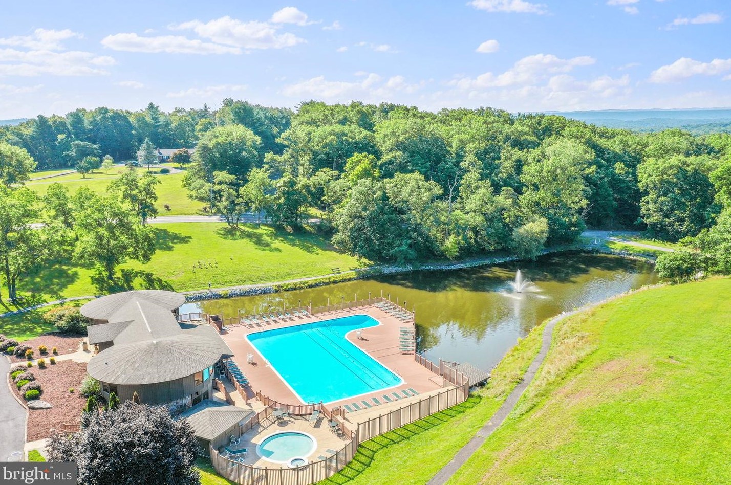 283 The Woods Rd, Hedgesville WV  25427-6886 exterior