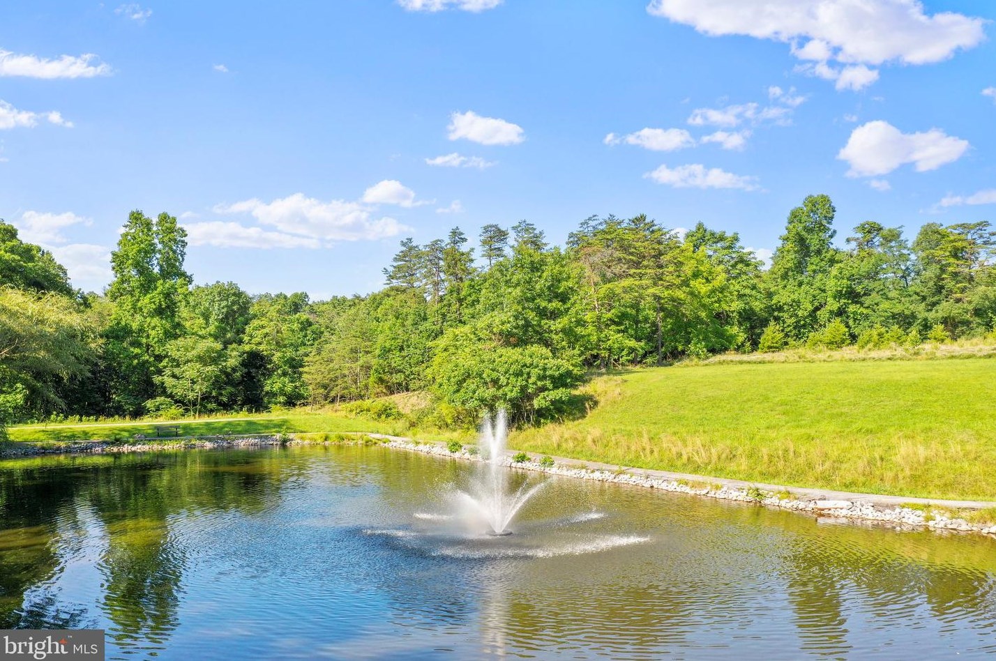 283 The Woods Rd, Hedgesville WV  25427-6886 exterior