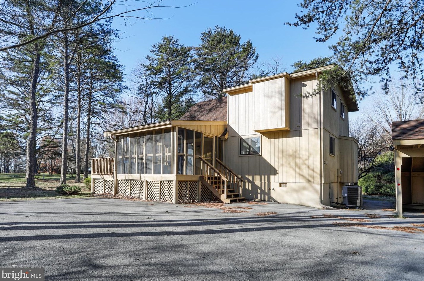 283 The Woods Rd, Hedgesville WV  25427-6886 exterior