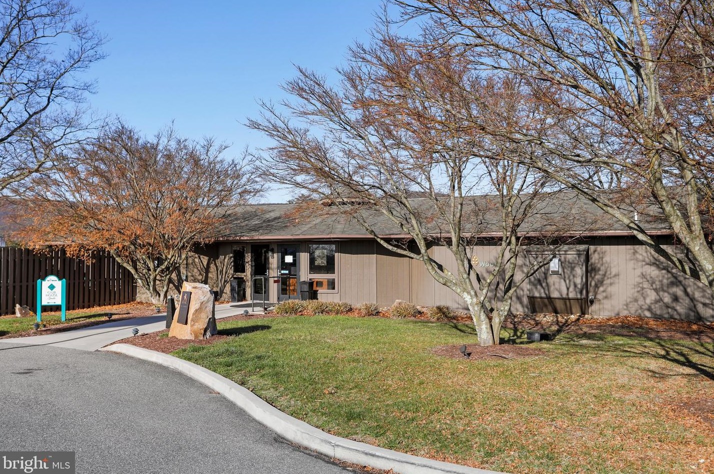 283 The Woods Rd, Hedgesville WV  25427-6886 exterior