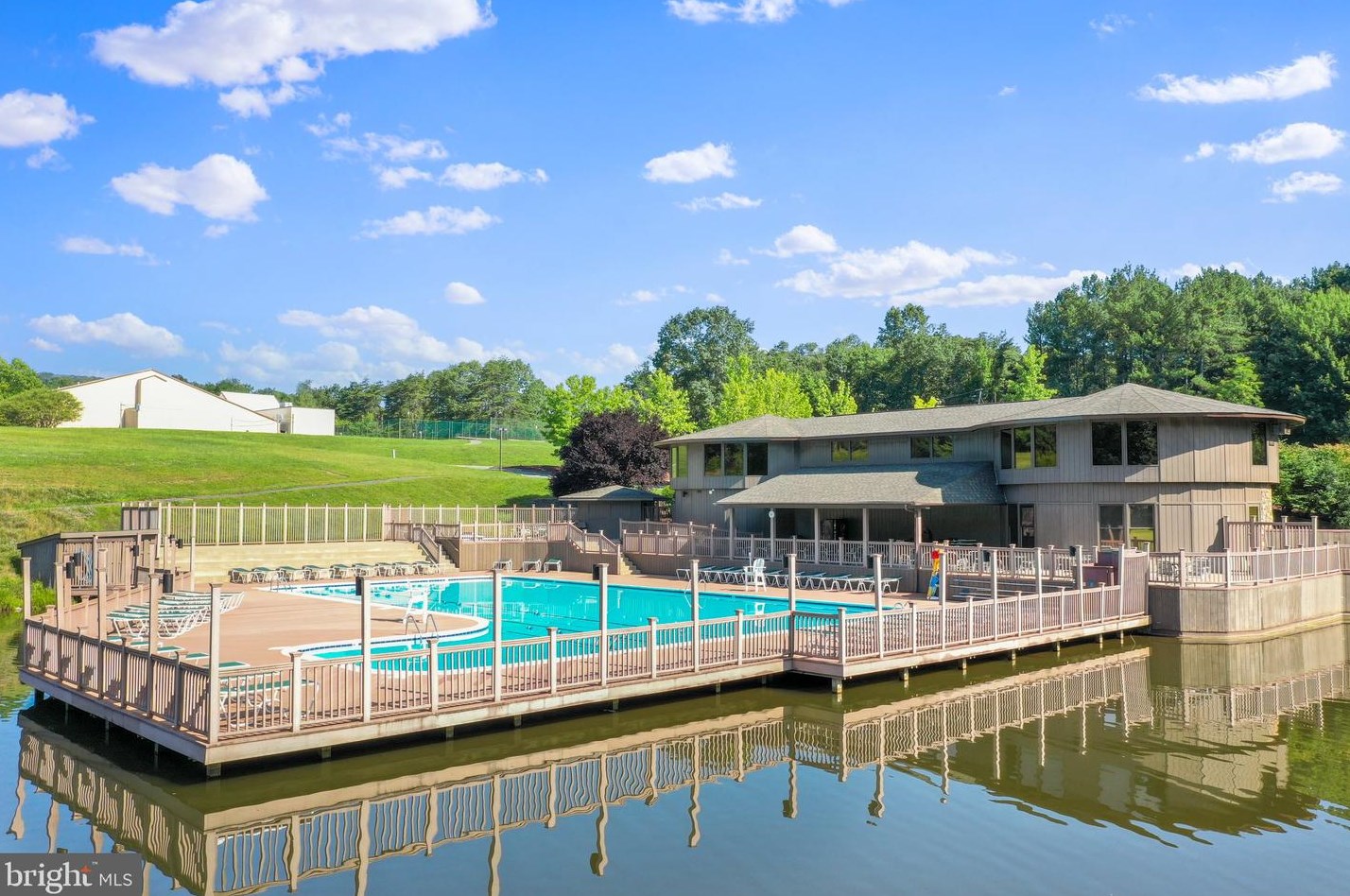 283 The Woods Rd, Hedgesville WV  25427-6886 exterior
