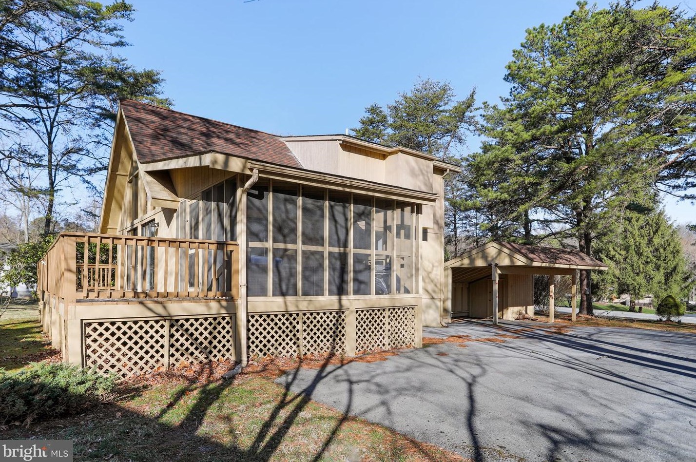 283 The Woods Rd, Hedgesville WV  25427-6886 exterior