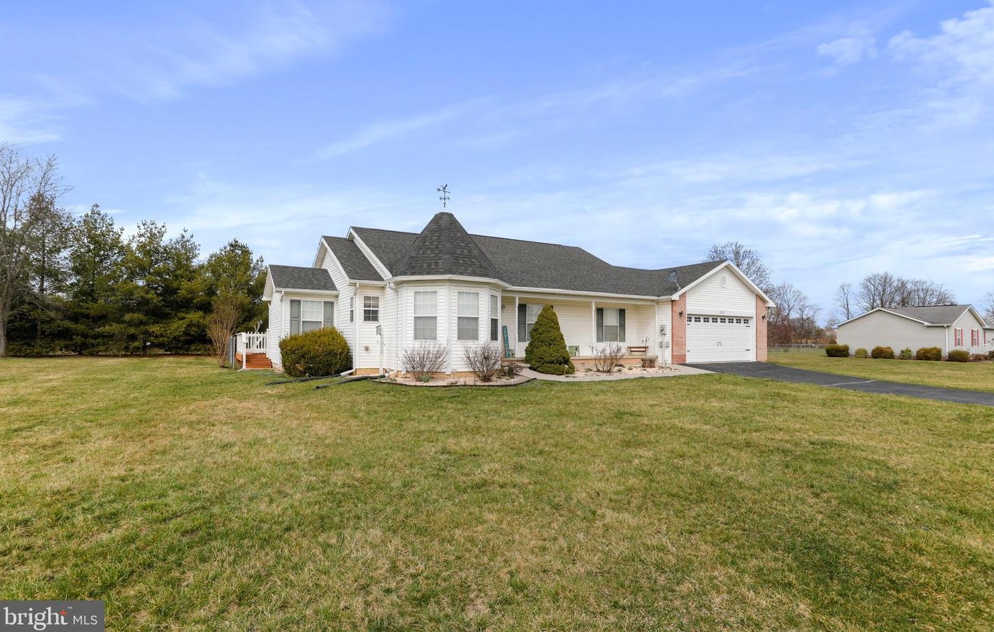 121 Blossom Dr, Martinsburg, WV 25405-2505