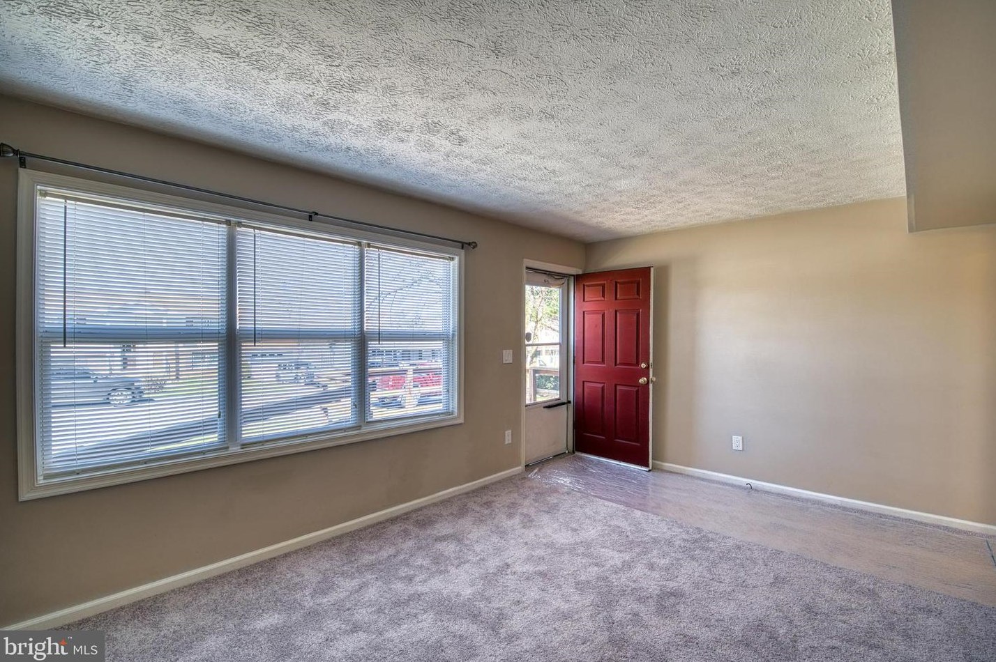 14 Merlin Dr, Inwood, WV 25428