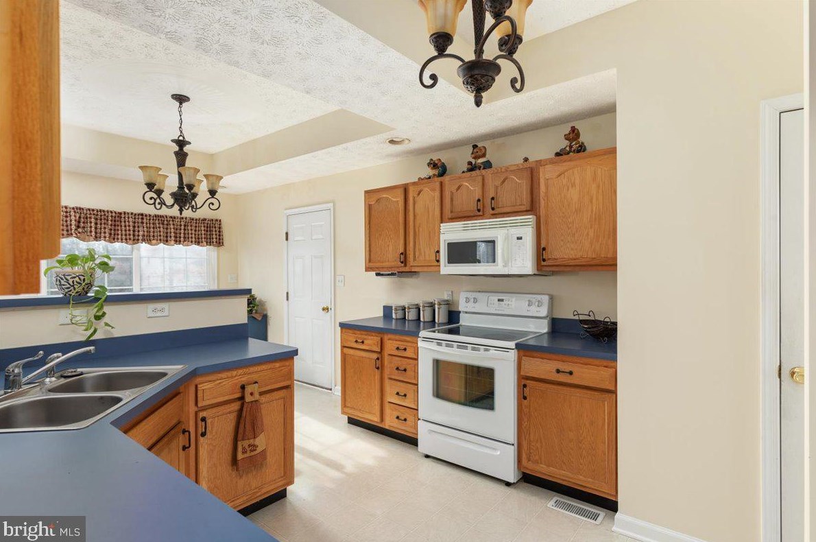 68 Raft Ct, Inwood, WV 25428