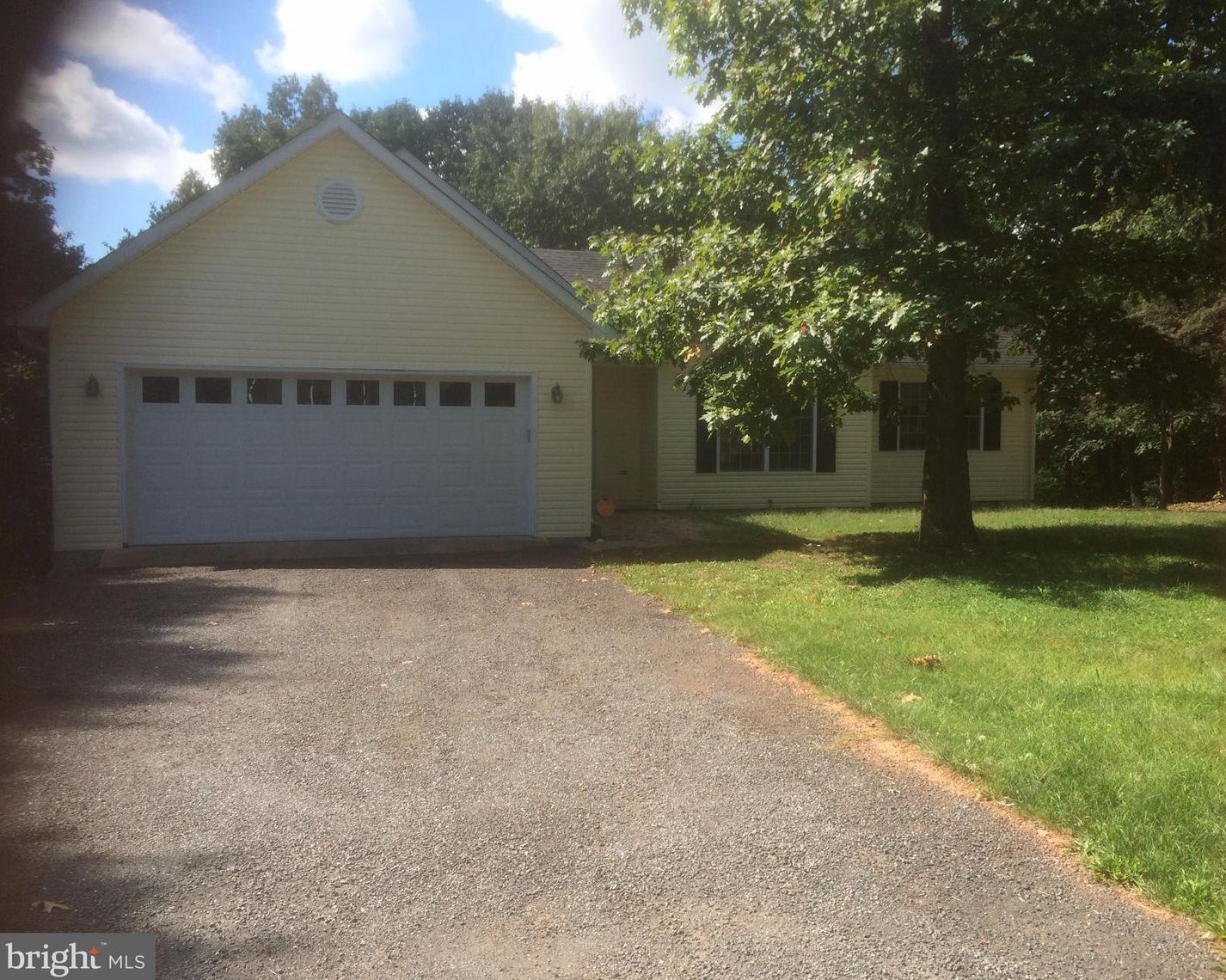 808 Chantilly Ln, Inwood, WV 25428