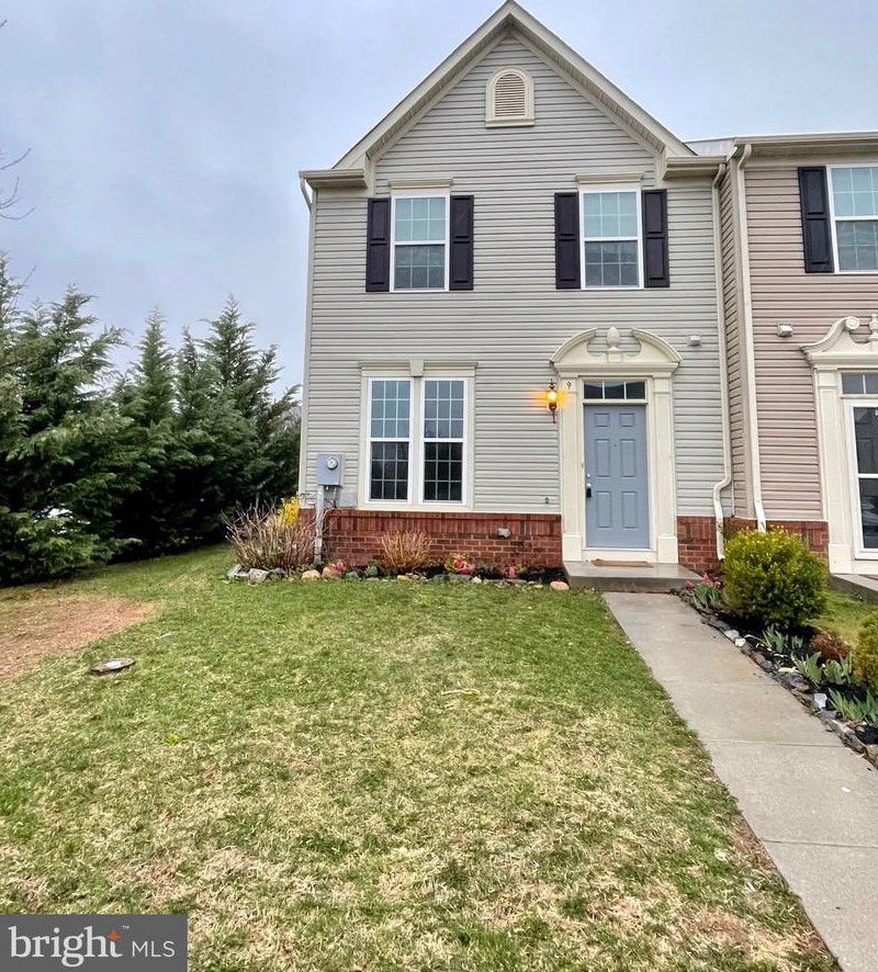 9 Erie Pl, Falling Waters, WV 25419