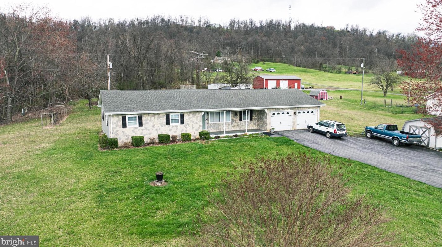 2821 Butlers Chapel Rd, Hedgesville, WV 25427-4980