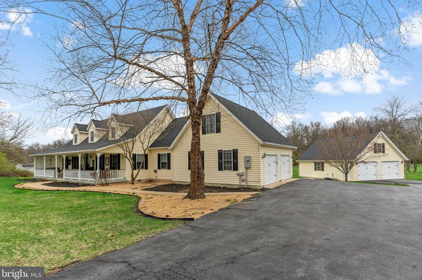 217 Doe Run Rd, Inwood, WV 25428