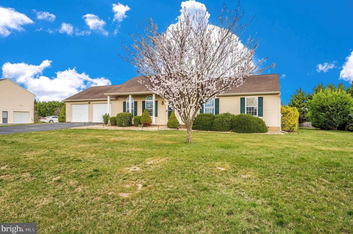 680 Michigan Dr, Falling Waters, WV 25419