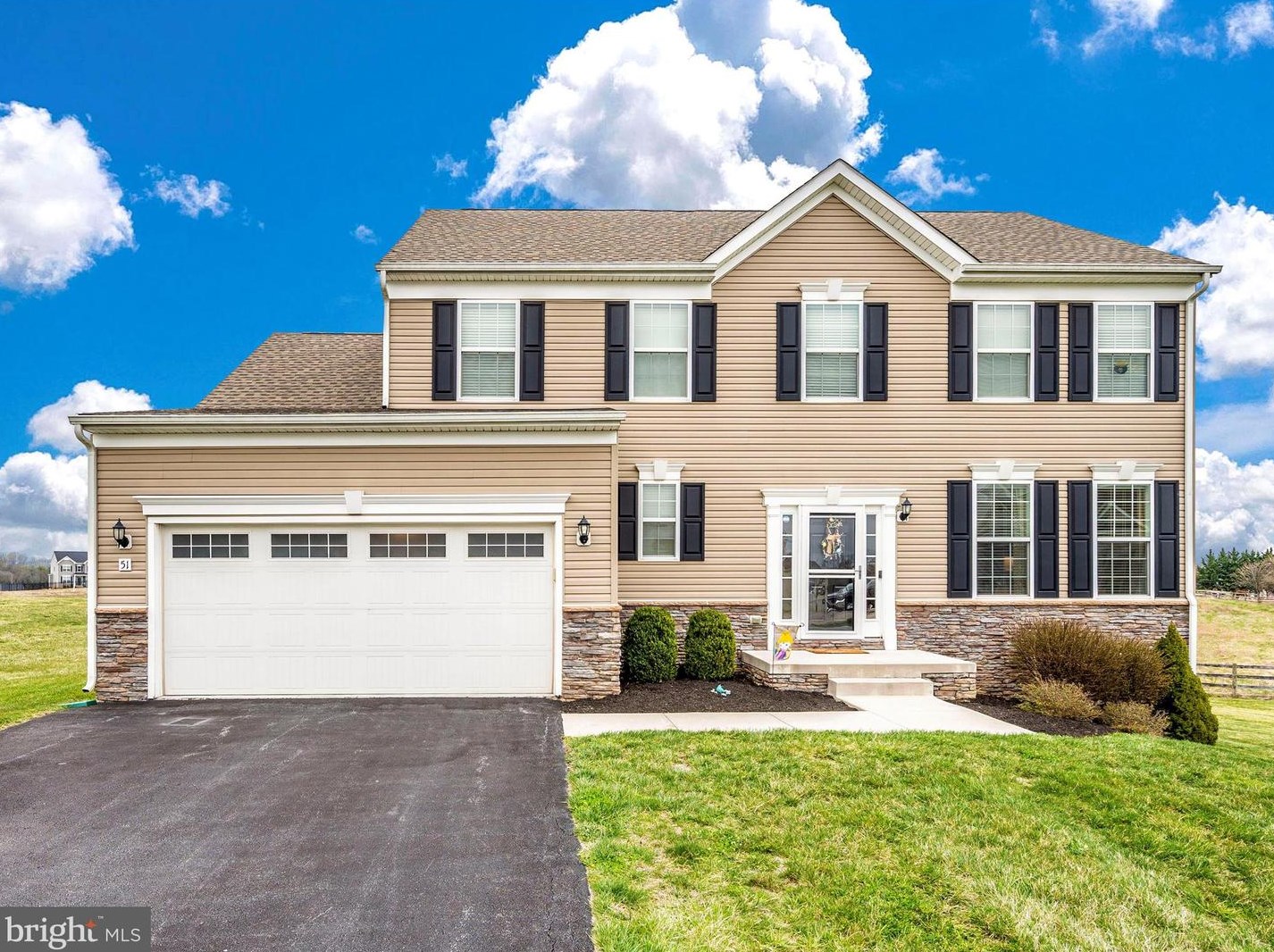 51 Portsmouth Ct N, Falling Waters, WV 25419