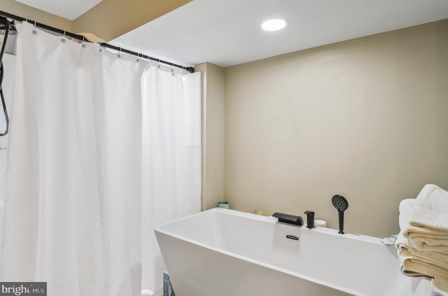 32 Seal Dr, Martinsburg WV  25405-1505 exterior