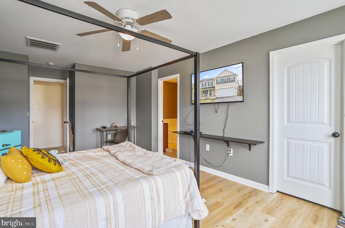 32 Seal Dr, Martinsburg WV  25405-1505 exterior