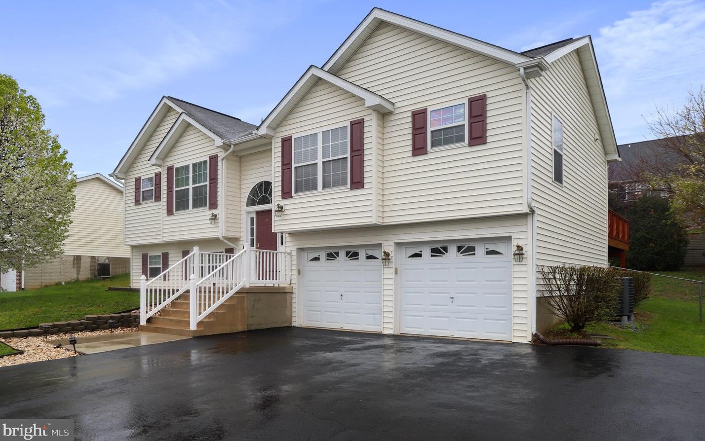 450 Dinali Dr, Martinsburg, WV 25403-7644
