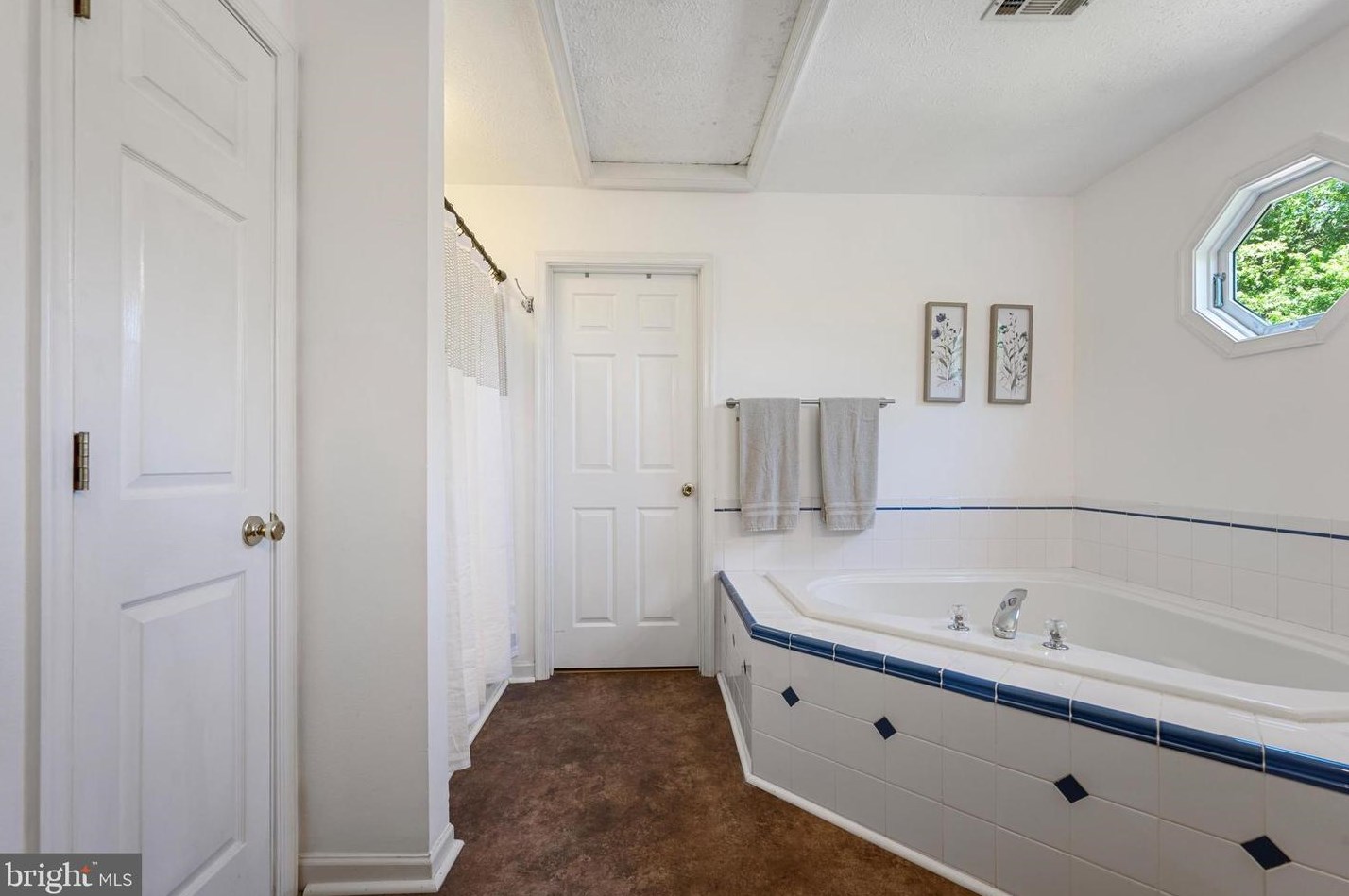 61 Putnam Dr, Inwood WV 25428-3705 exterior