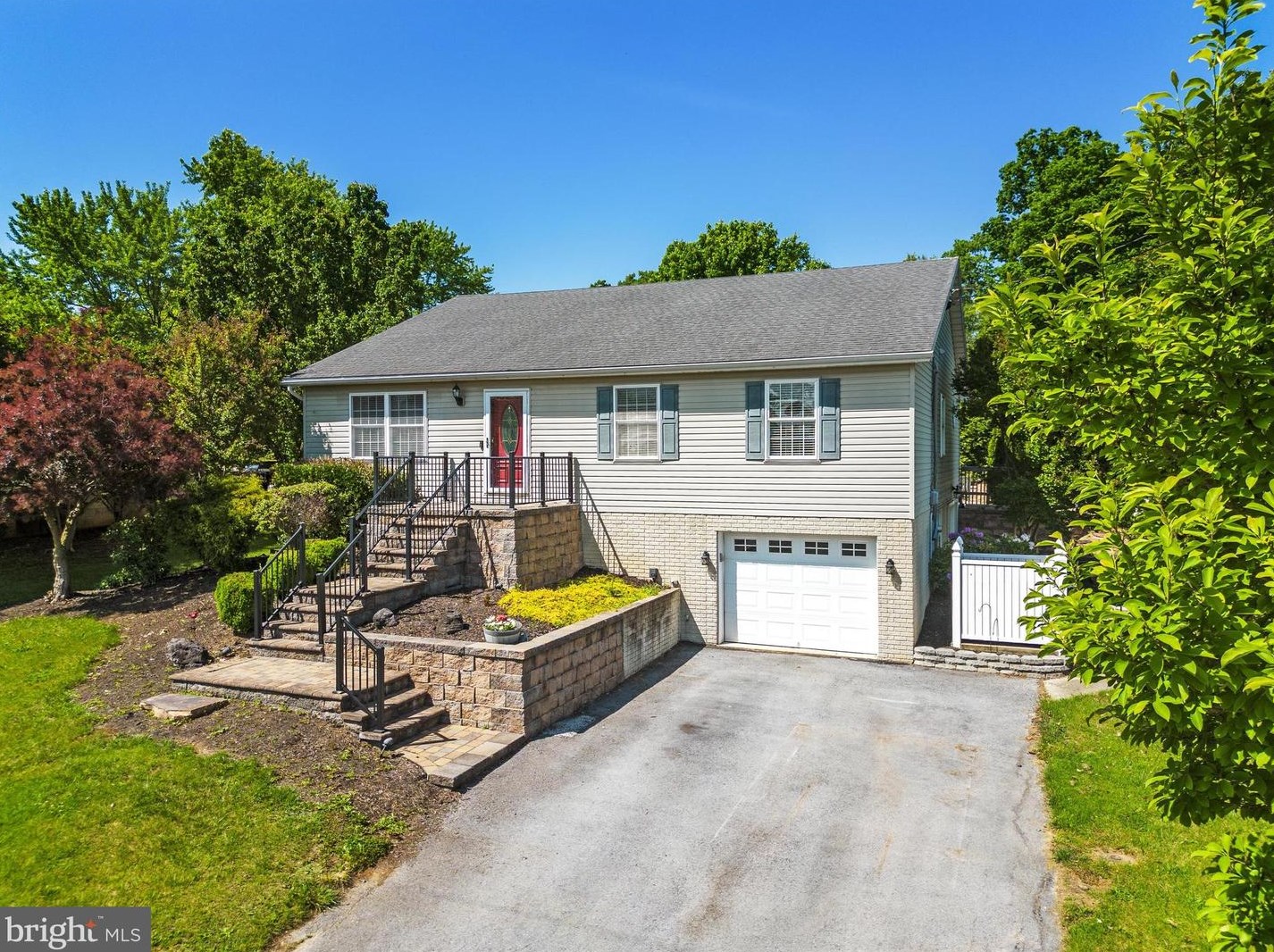 61 Putnam Dr, Inwood WV 25428-3705 exterior