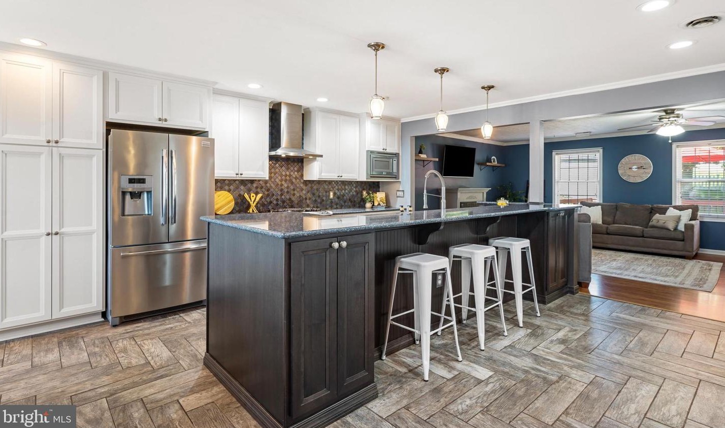 61 Putnam Dr, Inwood WV 25428-3705 exterior