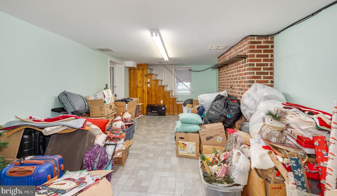 423 Martin St, Martinsburg WV  25401-2746 exterior