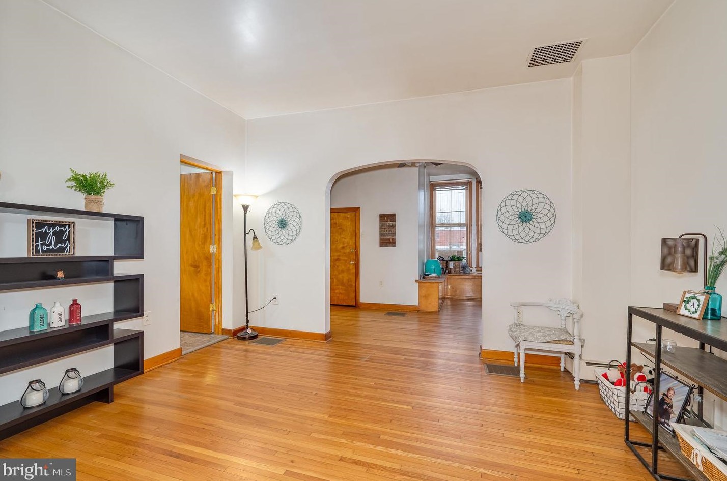 423 Martin St, Martinsburg WV  25401-2746 exterior