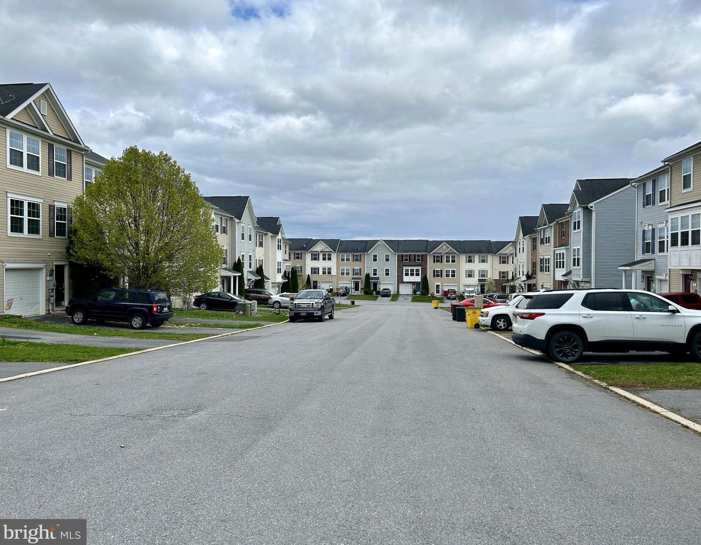 56 Venetian Ct, Hedgesville, WV 25427-7471
