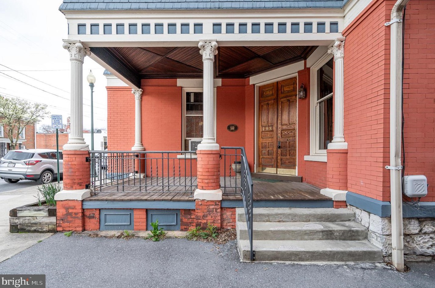 408 W King St, Martinsburg, WV 25401