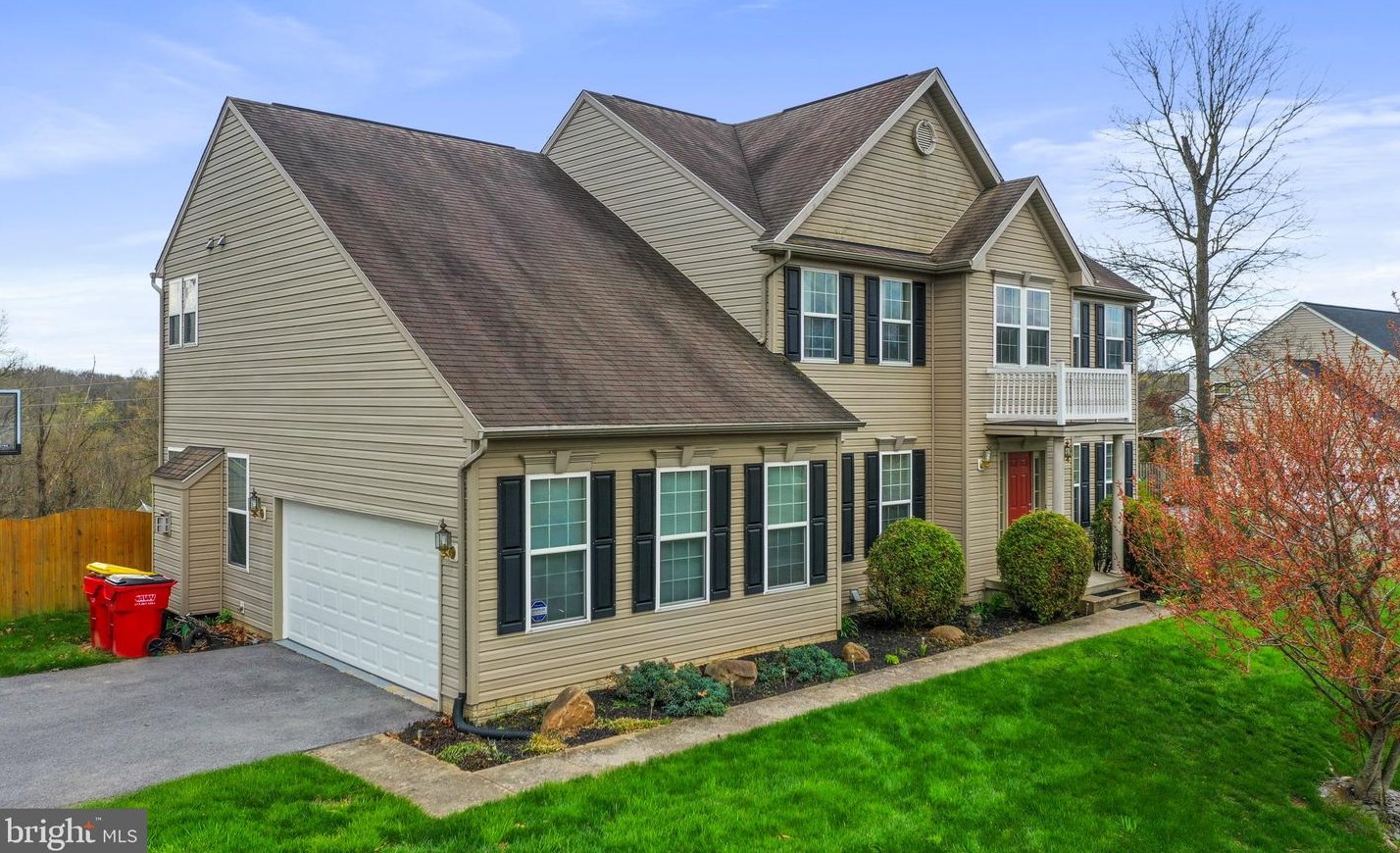 572 Triumphant Way, Falling Waters WV  25419-4269 exterior