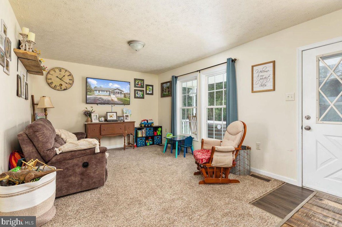 1273 Conservation Dr, Hedgesville, WV 25427