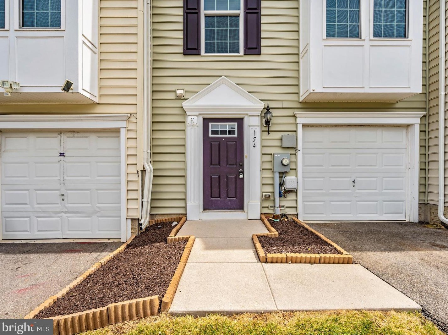 154 Norwood Dr, Falling Waters, WV 25419