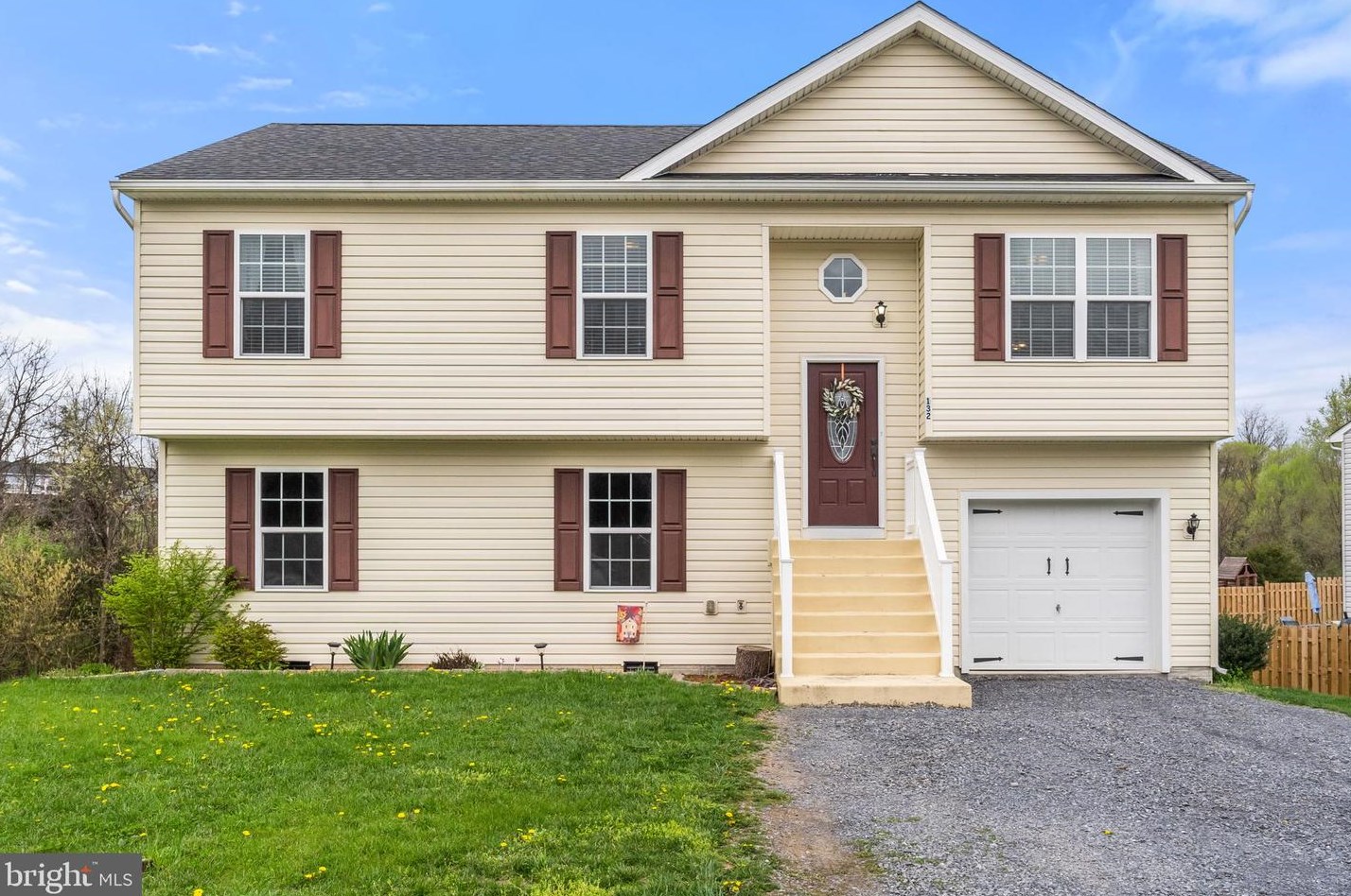132 Mckinley, Inwood, WV 25428