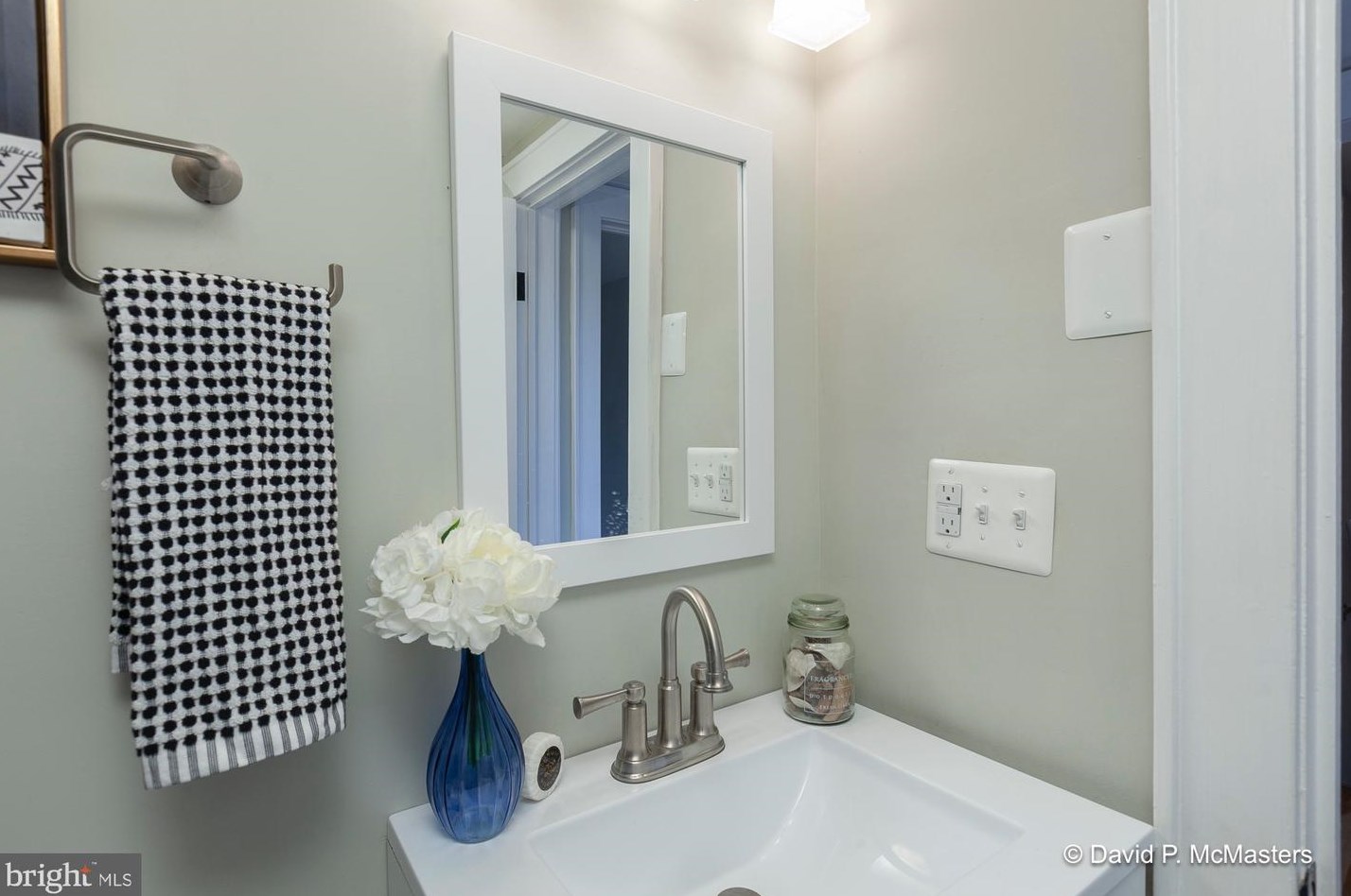 934 Virginia Ave, Martinsburg WV 25401-1737 exterior