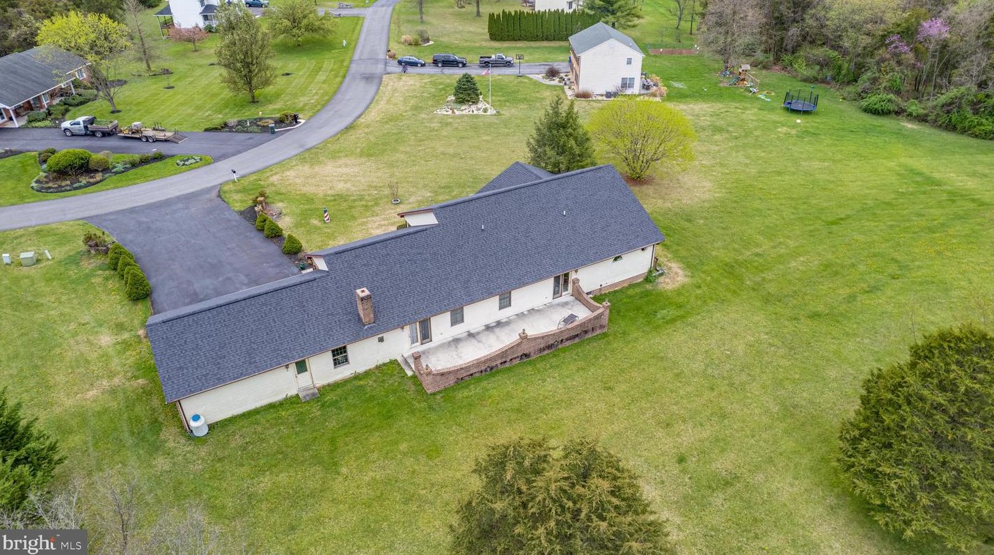 473 Ashton Dr, Falling Waters, WV 25419-4819