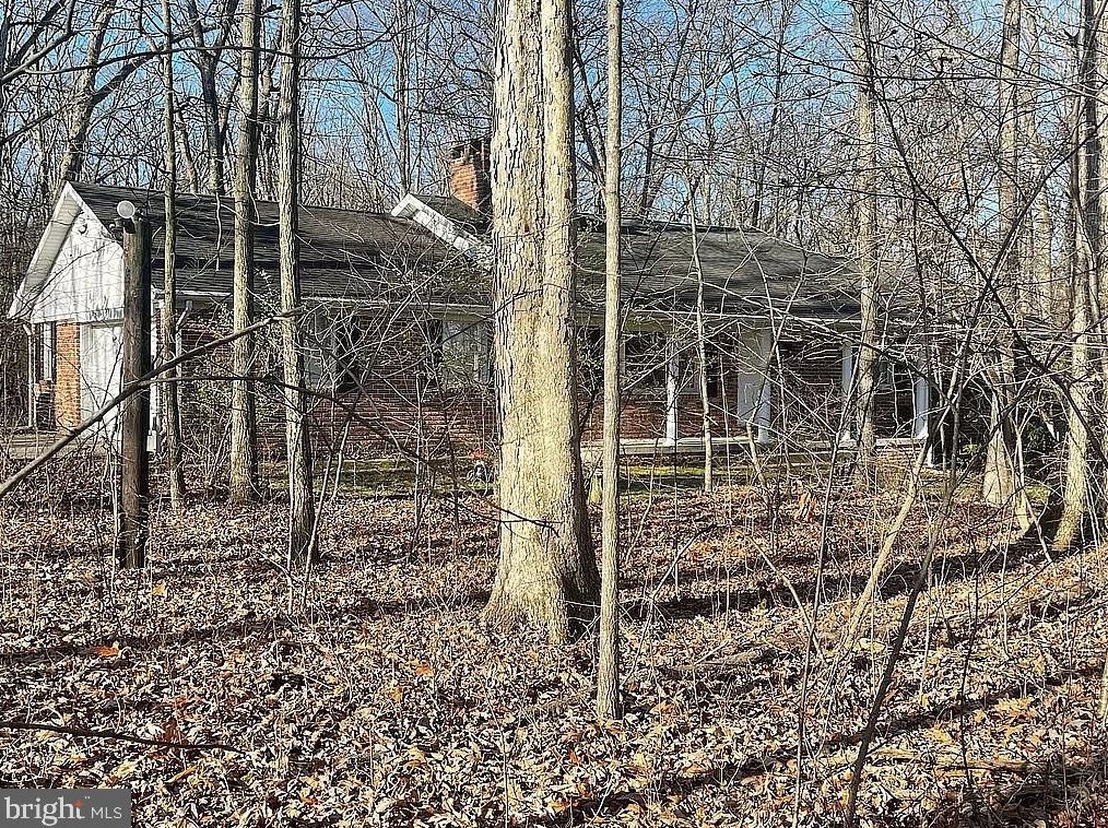 2414 Grade Rd, Falling Waters, WV 25419