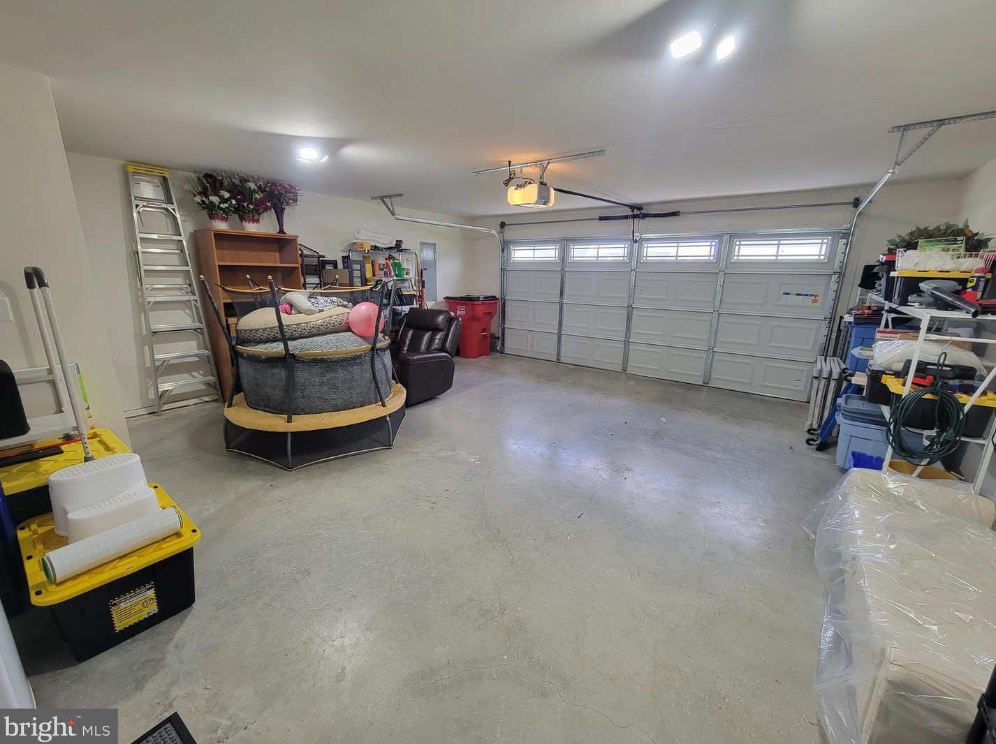 93 Ruidoso Downs Dr, Martinsburg WV  25404-1669 exterior