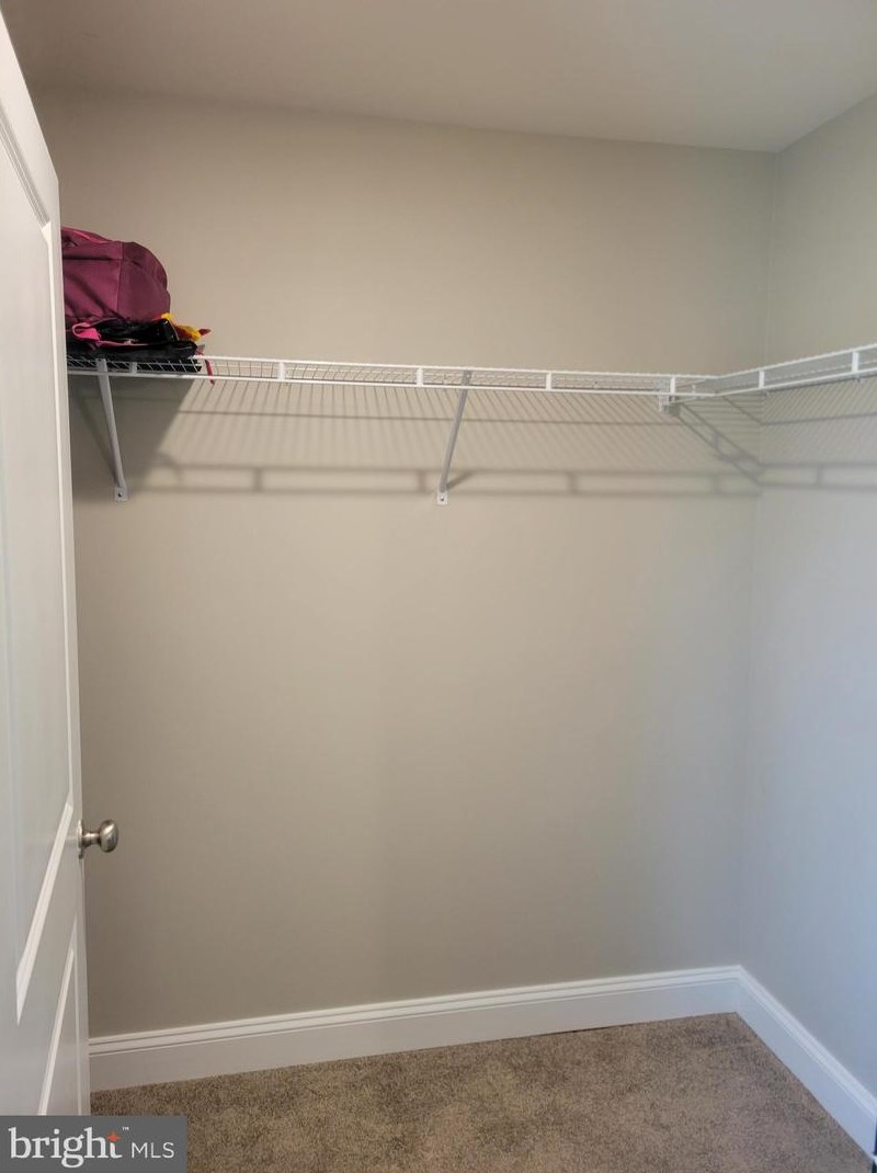 93 Ruidoso Downs Dr, Martinsburg WV  25404-1669 exterior