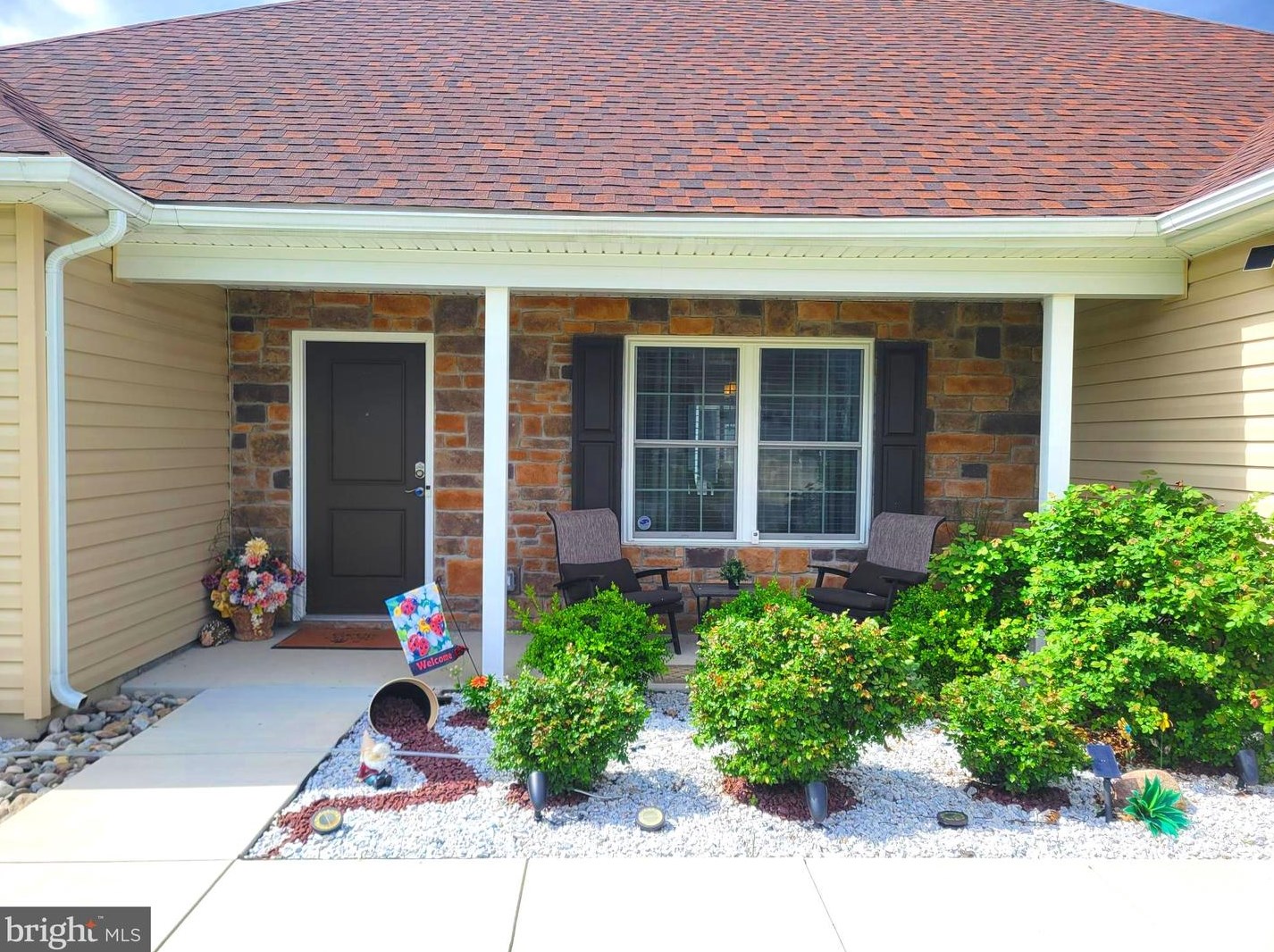 93 Ruidoso Downs Dr, Martinsburg WV  25404-1669 exterior