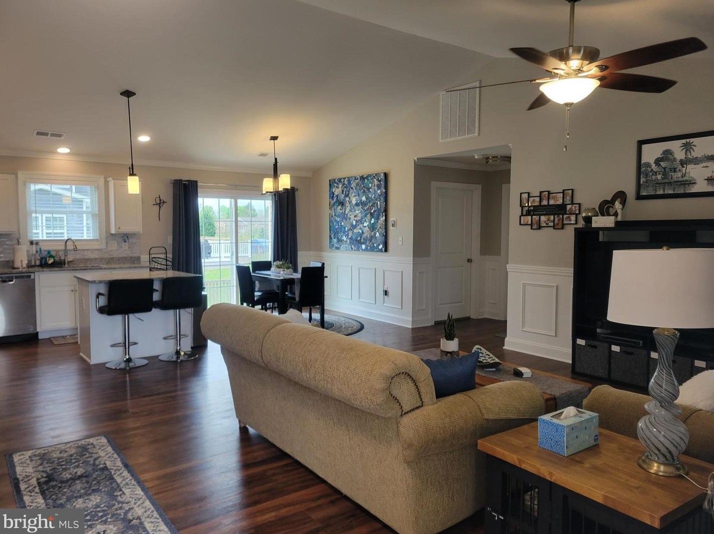 93 Ruidoso Downs Dr, Martinsburg WV  25404-1669 exterior