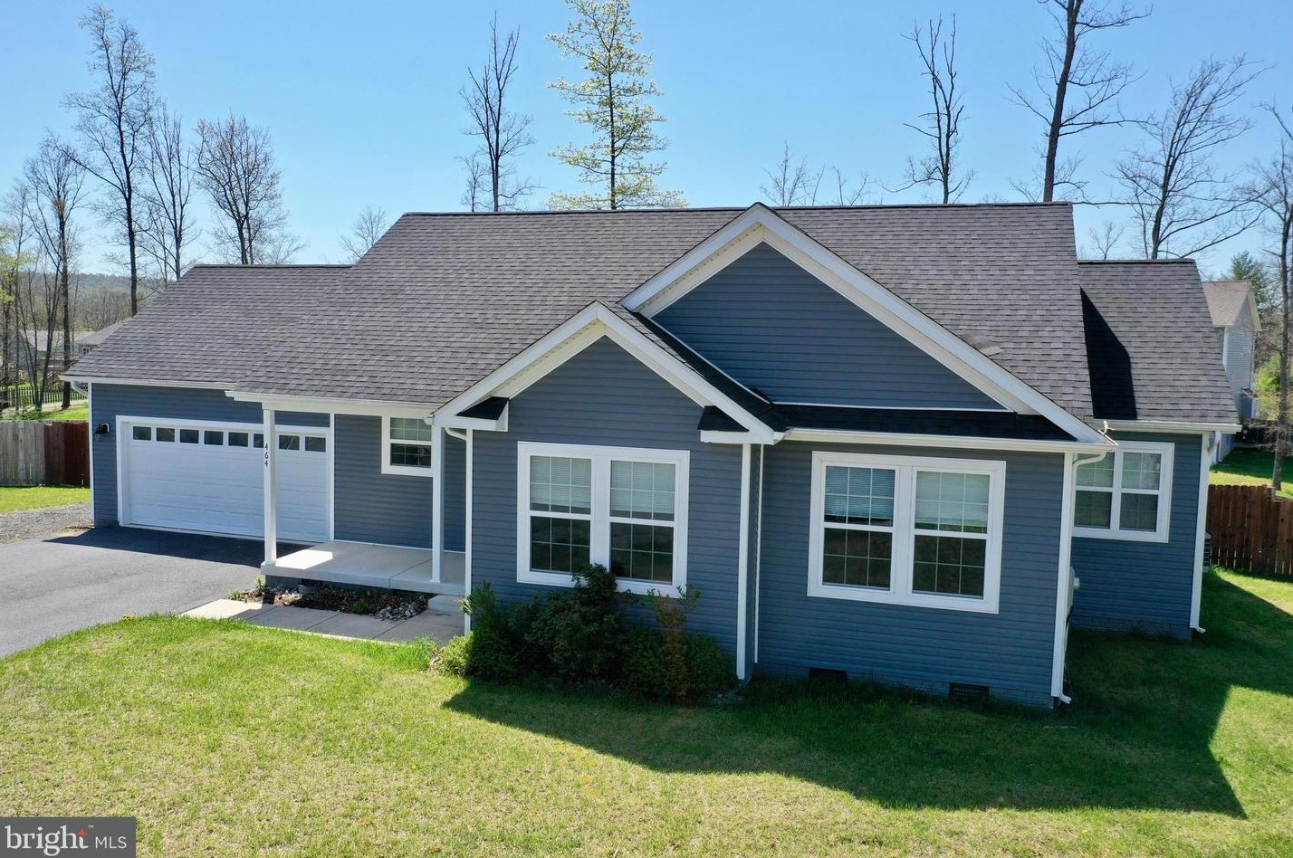 464 Executive Way, Hedgesville WV  25427-5770 exterior